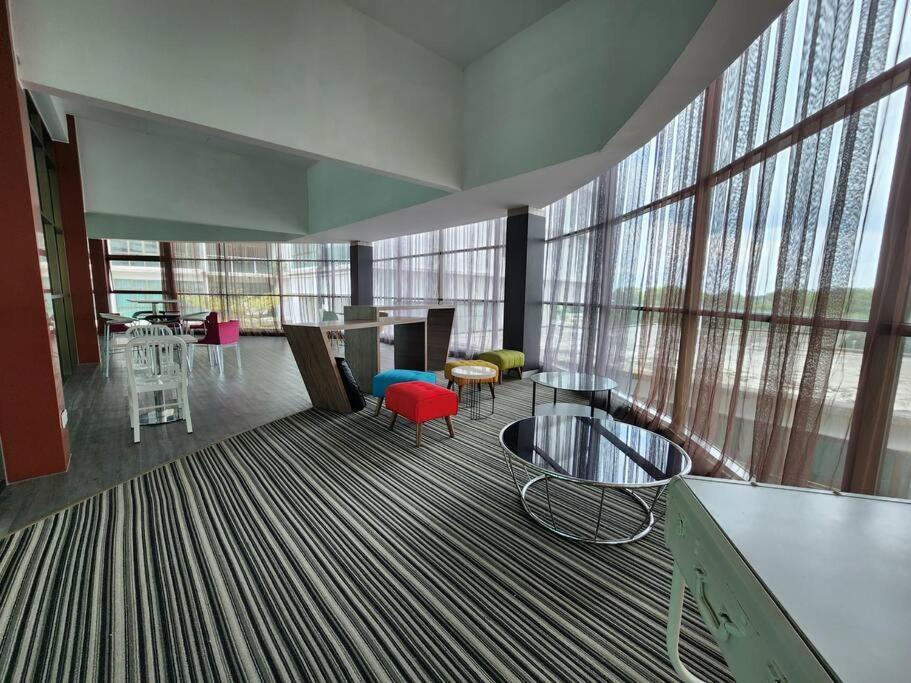 2-4 Pax Spacious Living @ Mount Austin, Jb #02 Johor Bahru Exterior foto